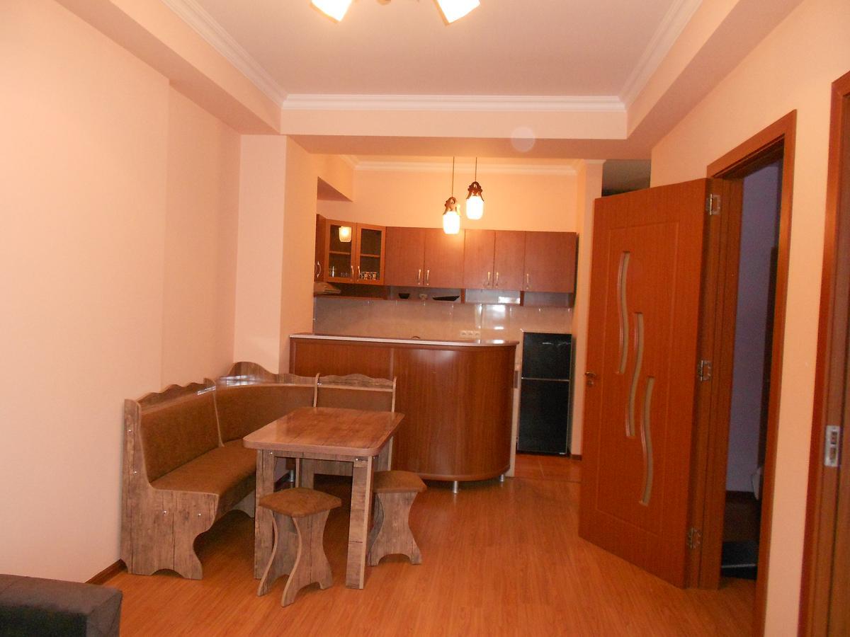Ucha'S Apartment Batumi Eksteriør bilde
